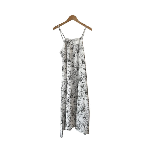 AODRESS Dress Slip in White and Black Roses