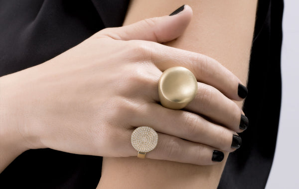 MALAK ROUND RING IN BRUSHED GOLD